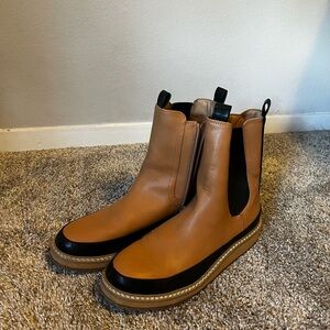 Women's Tan and Black Chelsea Boots